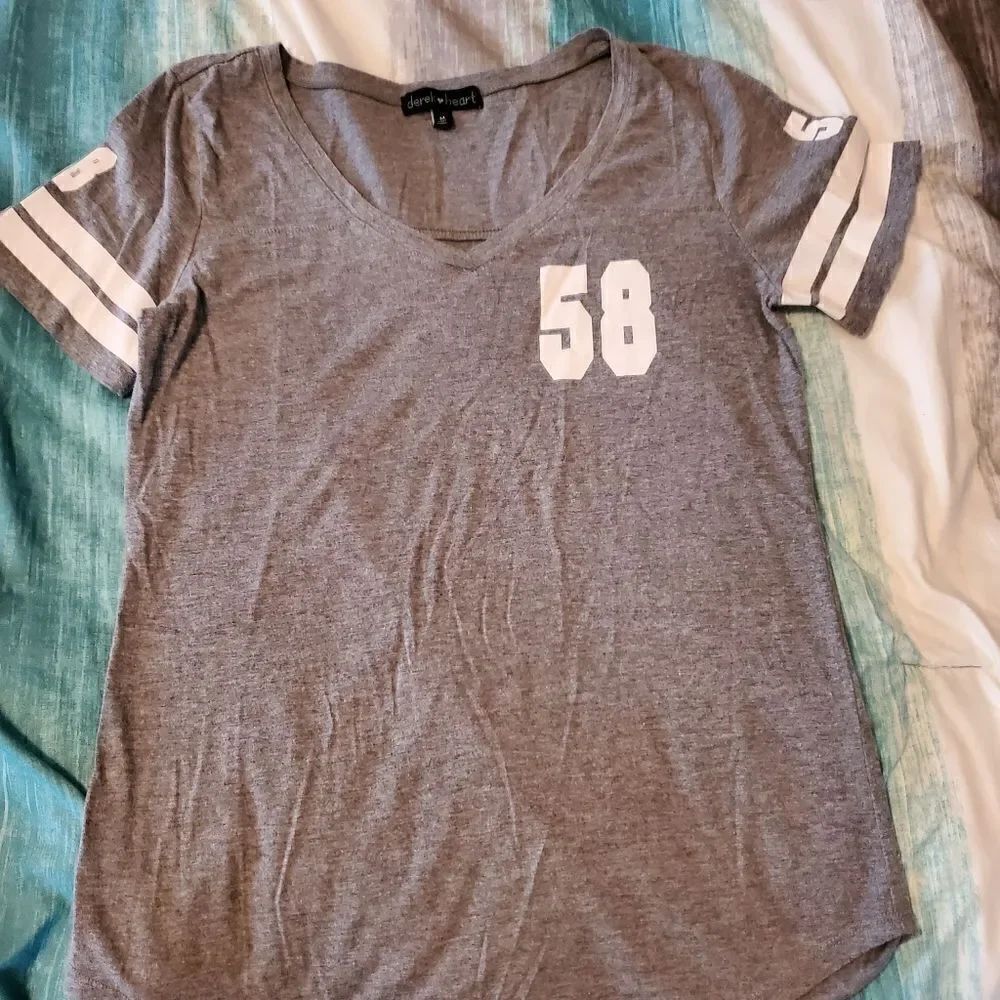 Cute juniors short sleeve t-shirt medium